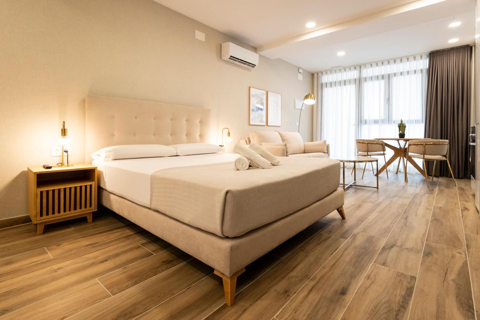Cortes Suites By Concept Flats バレンシア エクステリア 写真