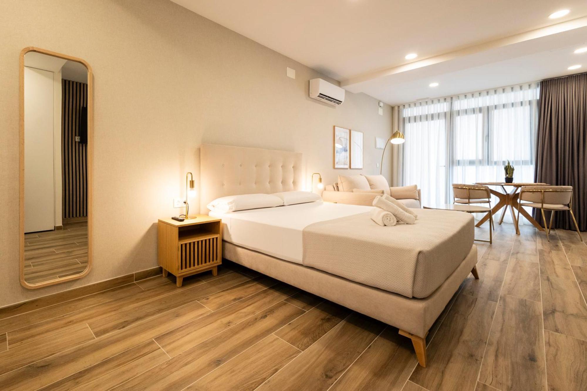 Cortes Suites By Concept Flats バレンシア エクステリア 写真
